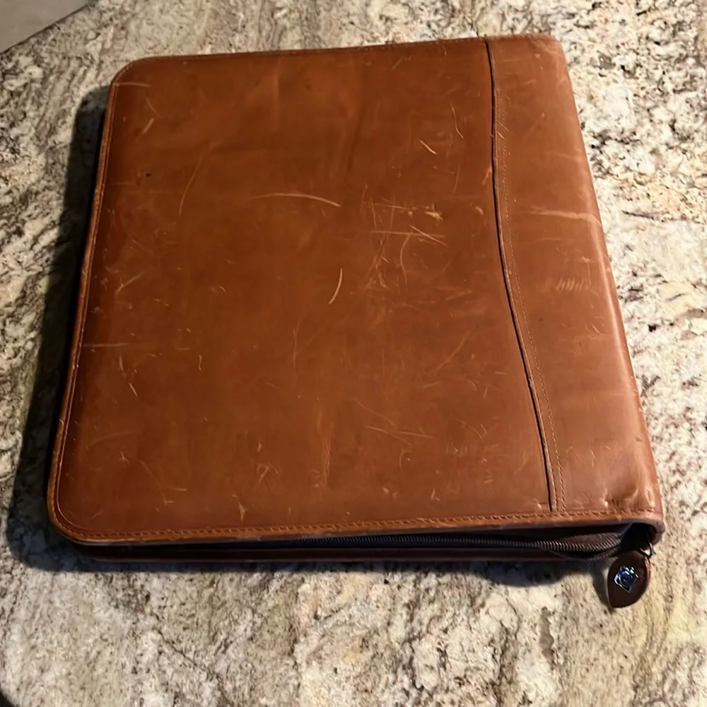 DAYTIMER Planner holds business cards, paper, so many compartments! Used - Picture 8 of 11